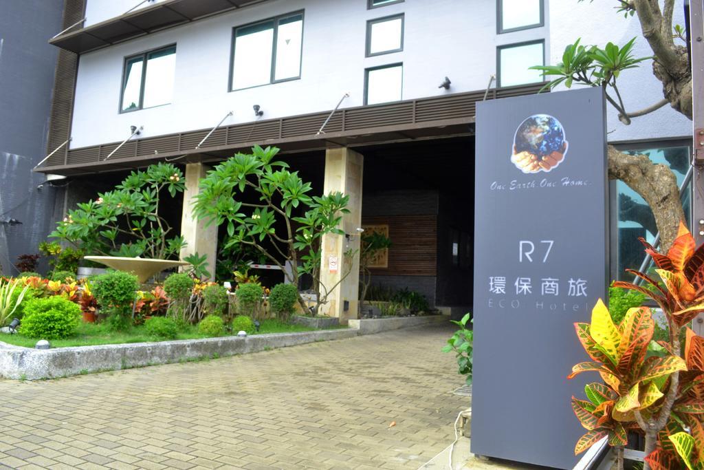 R7 Hotel Kaohsiung Exterior photo